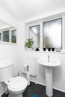 4 Bed 2 Bath sleeps 9 - 5