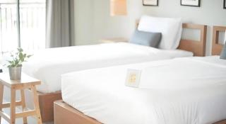 Yellow Moon Hotel - 4