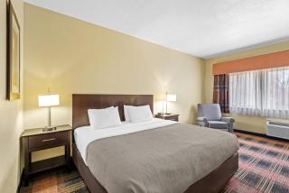 Quality Inn & Suites Des Moines Airport - 5