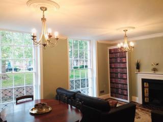 Grade II listed 3 bed townhouse in Exeter, Devon - 1