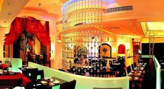 Golden Lustre Hotel - 4