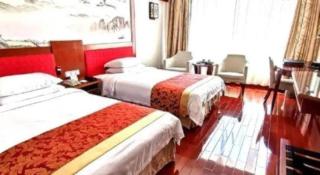 Golden Lustre Hotel - 1