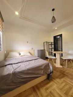 Lovely self contained unit in a secure estate - 4