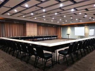 Brits Hotel Karawang - 1