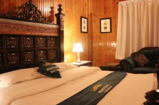 Musketeers Resort - 1