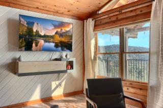Sierra Mountain View Retreat - 8
