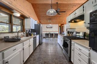 Sierra Mountain View Retreat - 2