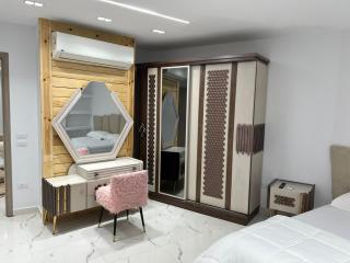 Studio pearl pyramids - 9