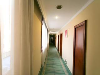 GreenTree Inn Changshu South HaiYu Road Pedestrian Street Business Hotel - 2