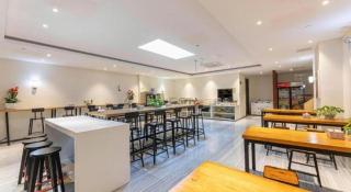 IU Hotel Wujiang Huadong Business City Tongli - 4