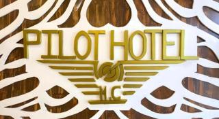 Pilot Hotel - 5