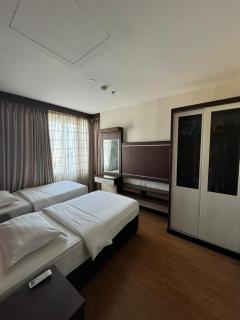 Apartment Residence 3BR 2 Toilet - Strategically Located - 6