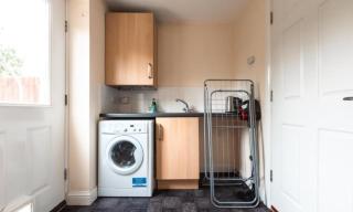 Coventry Modern 4 Bedrooms 2 Bathrooms - Sleeps up to 7, Super Fast Wifi, Free Parking, Family Friendly, Long Term - 1