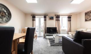 Coventry Modern 4 Bedrooms 2 Bathrooms - Sleeps up to 7, Super Fast Wifi, Free Parking, Family Friendly, Long Term - 8