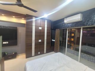 Xanadu Studio Apartment #605 near Airport & CC2 - 2