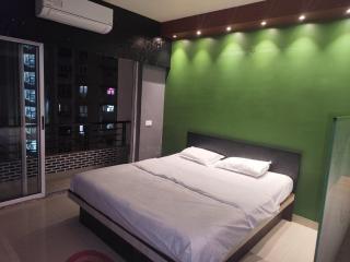 Xanadu Studio Apartment #605 near Airport & CC2 - 1