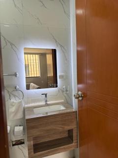 Modern 2-bedroom apartment in downtown Lince - 3