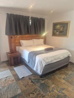 Sunbird Self-Catering Unit 21 - 0