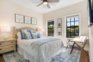 Spanish Charm 4BR Guest House Private Yard - 9