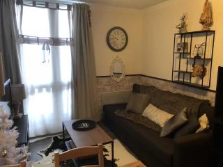 Stylish Alpine Nest with Panoramic VT Views - 6