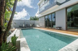 Teak 5 BR Pool Villa Bang Tao Airport Shuttle - 2