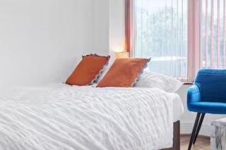 Leicester1BR-WiFi-ModernApt-Kitchen-Sleeps2 - 9