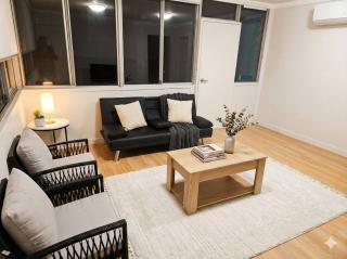 Huge 3Bed House and Backyard & 4 Car Park spaces and Near Parramatta - 0