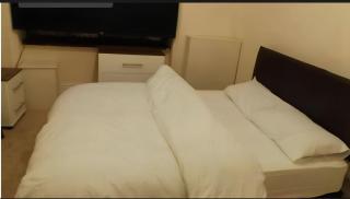 5 Minutes to Town Centre and Local Amenities - 7