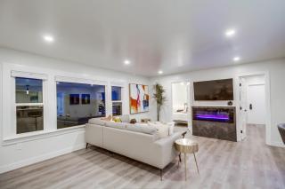 Lux Escape 1 • Views Hot Tub Games Mini Golf - 6