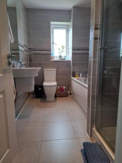 Cozy Guest Room in Heart of Torquay - 8