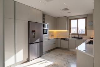 The Sunlit Luxury Suites At AEON Court Yard - 1