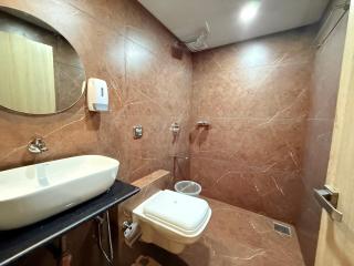 Hotel Riza - Near Nesco Exhibition Centre - 7