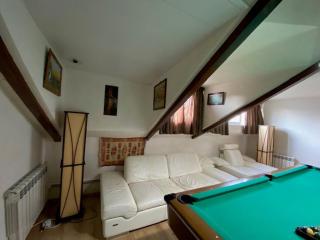 Мансарда с бильярдом - 0