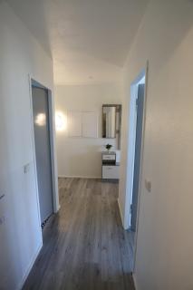 Modernes Appartement mit großem Balkon,schöner Aussicht und Indoorpool - 1