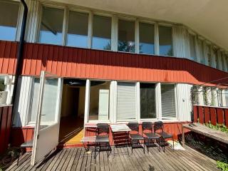 Workers Villa - 16 Beds - 2 Bath - Near Volvo - Gunnilse - 0