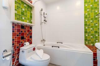 V274 Prime Location Large Terrace Pool View BBQ - 8