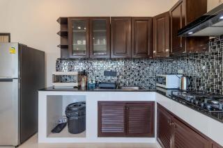 V274 Prime Location Large Terrace Pool View BBQ - 7