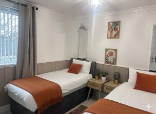 Churchill Apartment- 4 Beds- Free Parking- Near NEC BHX & HS2 - 8