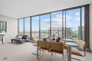 High-Rise Haven with Spectacular Skyline Views - 8