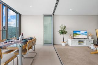 High-Rise Haven with Spectacular Skyline Views - 2