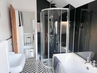 Inviting 1-bed Home in Northampton by Renzo, Brilliant Location, Free Wi-Fi! - 5