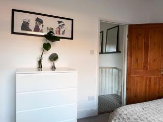 Inviting 1-bed Home in Northampton by Renzo, Brilliant Location, Free Wi-Fi! - 4