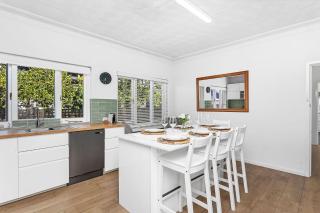 Cosy Bassendean Family Cottage - 1