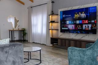 Meghan and Chelsea's Place - 6