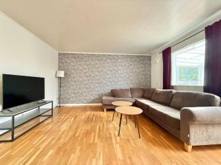 Workers Villa - 8 Beds - 4 BR - 2 Bath - 8