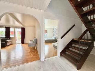 Workers Villa - 8 Beds - 4 BR - 2 Bath - 5