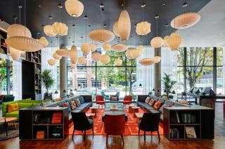 citizenM Seattle South Lake - 3