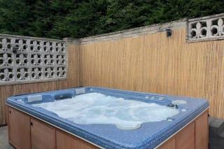 RentMySpaHome with Swimming Pool Hottub and Sauna - 0
