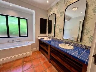 House 28, Fort Village - 3