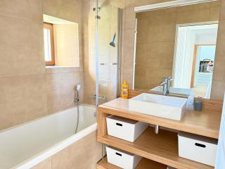 Le Pressoir, maison au calme, jardin, terrasse, 3 chambres, 2 sdb, 2 WC, proche Bayeux et Arromanches au coeur des plages du débarquement - 5